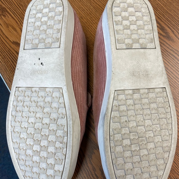 BIRDIES size 8, worn twice. Great condition. Super comfy! Light pink corduroy. - Picture 4 of 5
